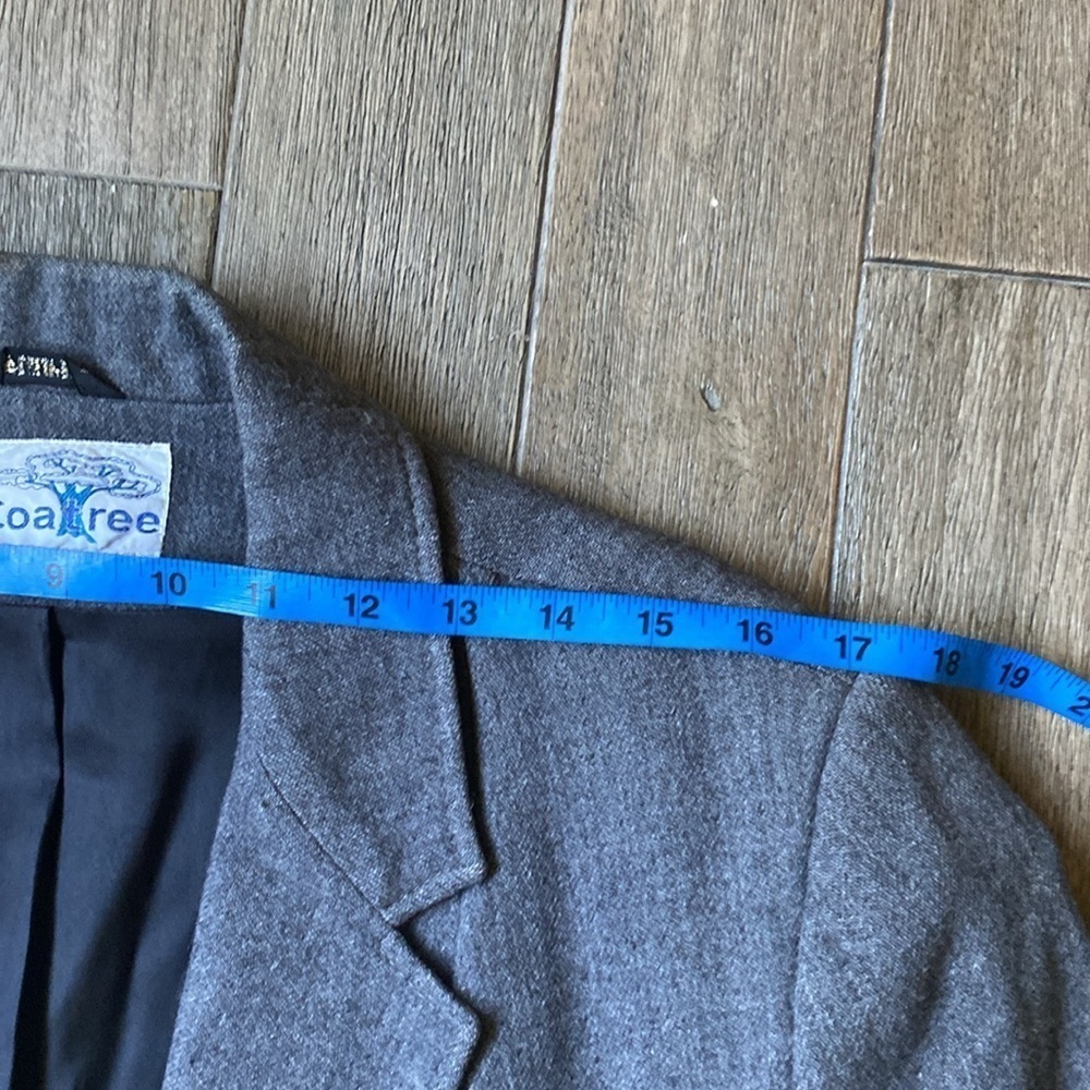 Vintage Wool Blazer by Coatree, Size 14 - Picture 8 of 10
